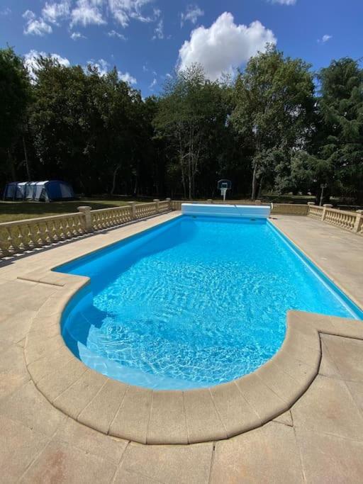 Вилла Le Cabaret Paisible Avec Piscine Монтьершом Экстерьер фото